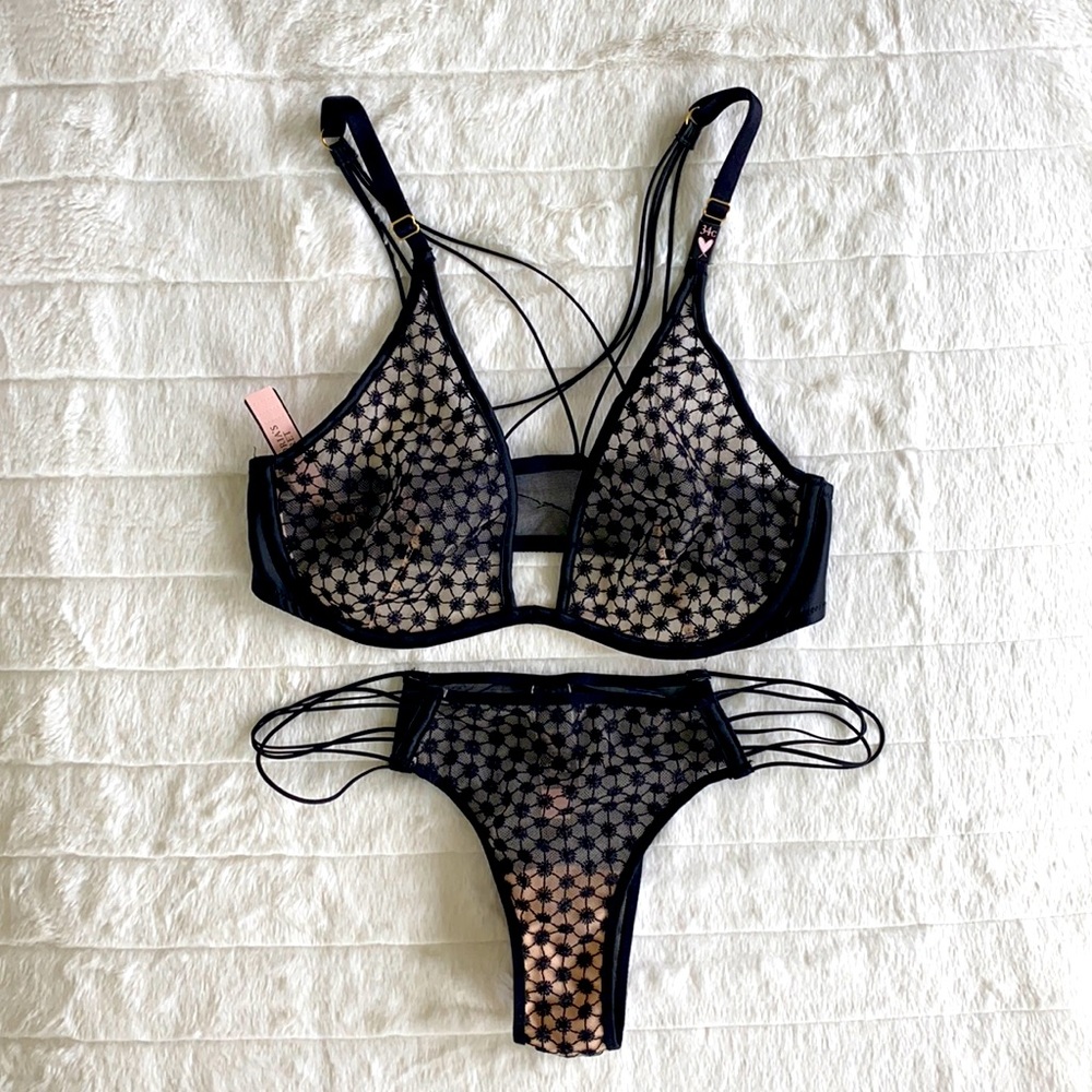 VS matching lace bra (34C) and panty (xs)